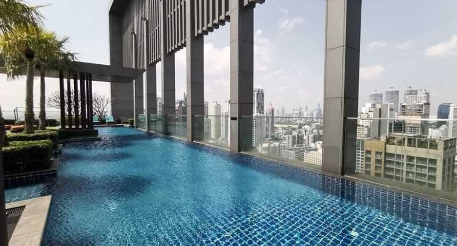 Condo en alquiler de 1 habitaciones en Khlong Toei, Bangkok