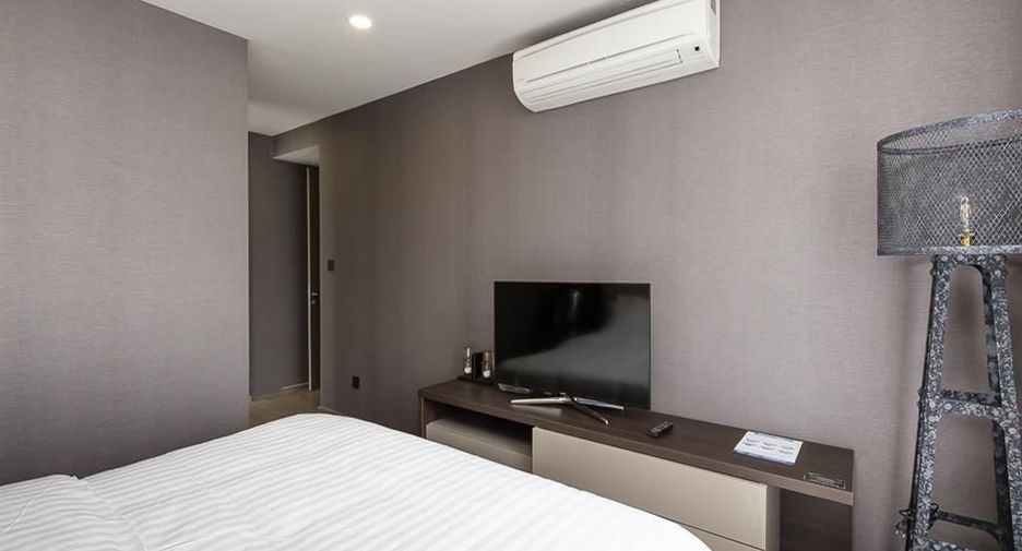 For rent 3 bedrooms condo in Pathum Wan, Bangkok