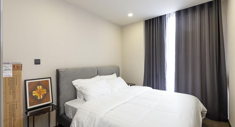 For rent 3 bedrooms condo in Pathum Wan, Bangkok