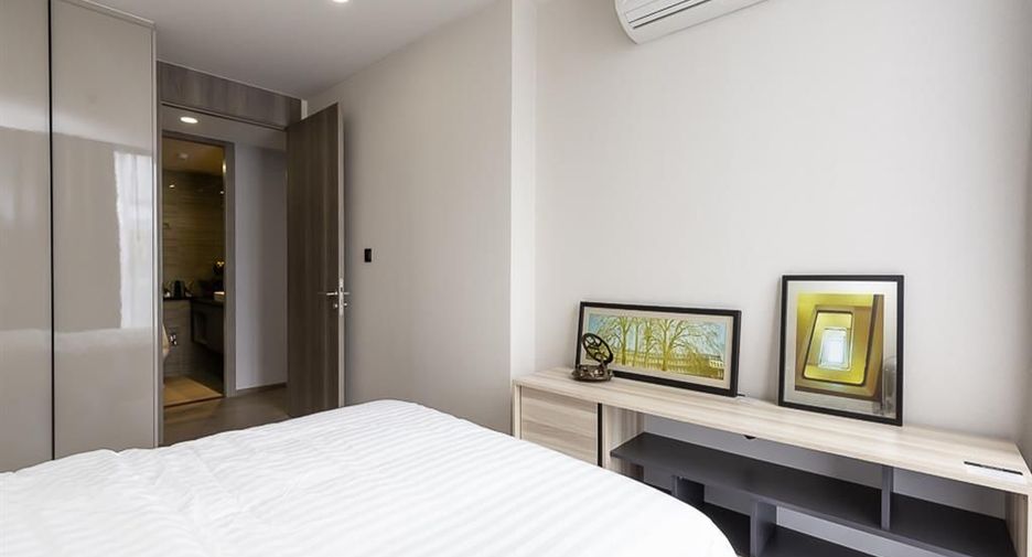 For rent 3 bedrooms condo in Pathum Wan, Bangkok