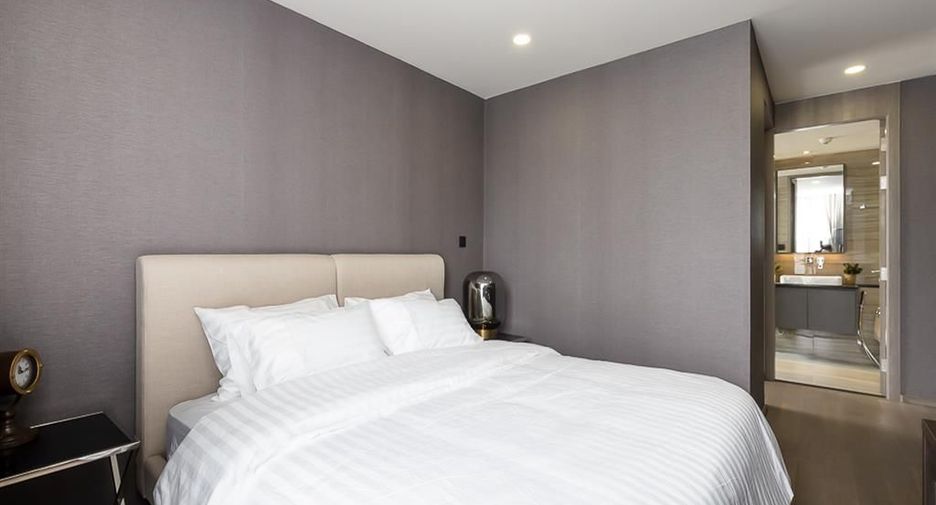 For rent 3 bedrooms condo in Pathum Wan, Bangkok