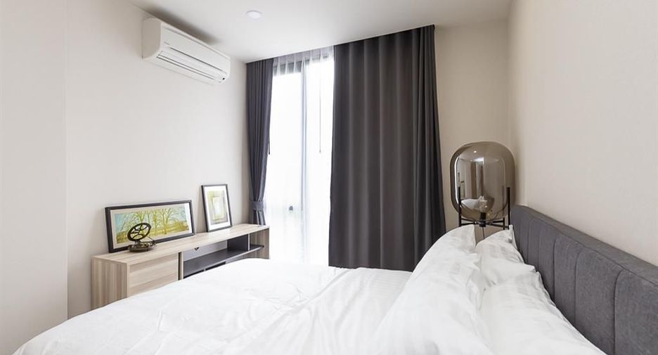 For rent 3 bedrooms condo in Pathum Wan, Bangkok