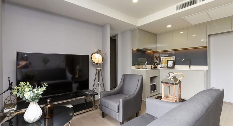 For rent 3 bedrooms condo in Pathum Wan, Bangkok