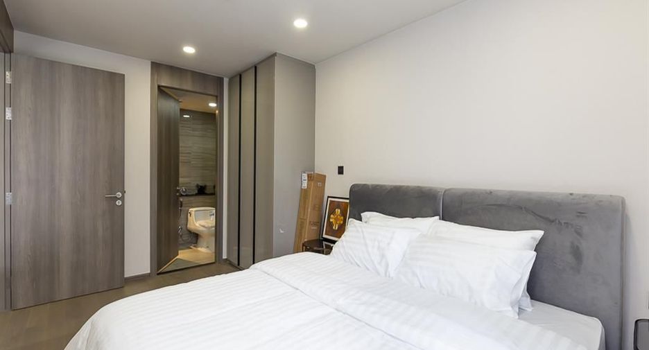 For rent 3 bedrooms condo in Pathum Wan, Bangkok