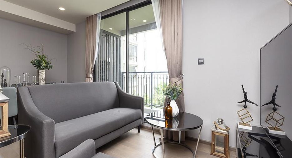 For rent 3 bedrooms condo in Pathum Wan, Bangkok