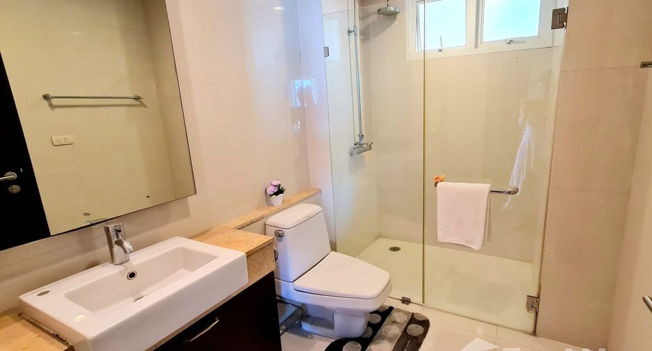 À louer 2 chambres condo à Watthana, Bangkok