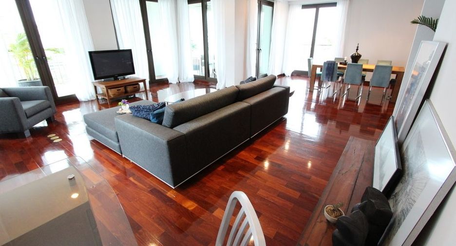 For rent 4 bedrooms apartment in Sathon, Bangkok