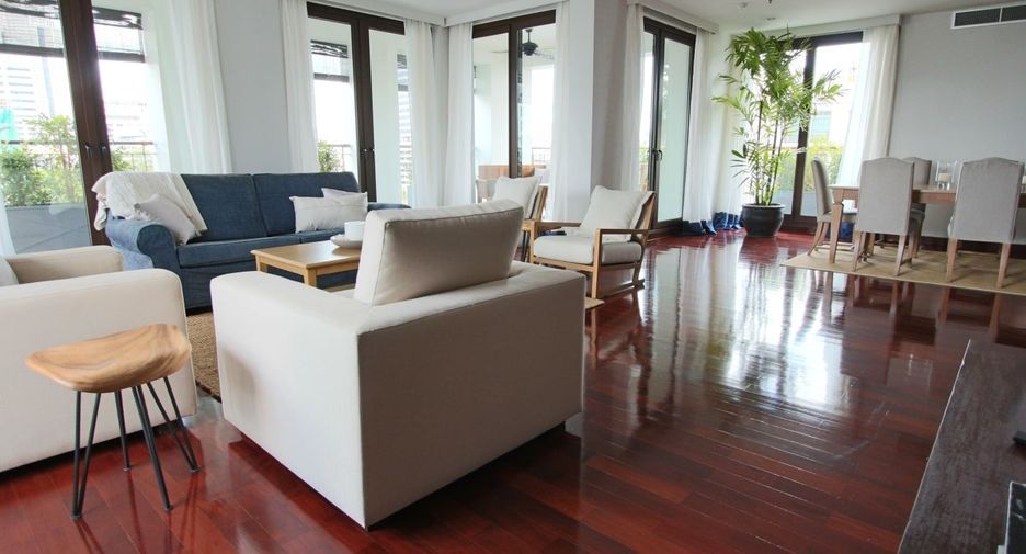 For rent 4 bedrooms apartment in Sathon, Bangkok