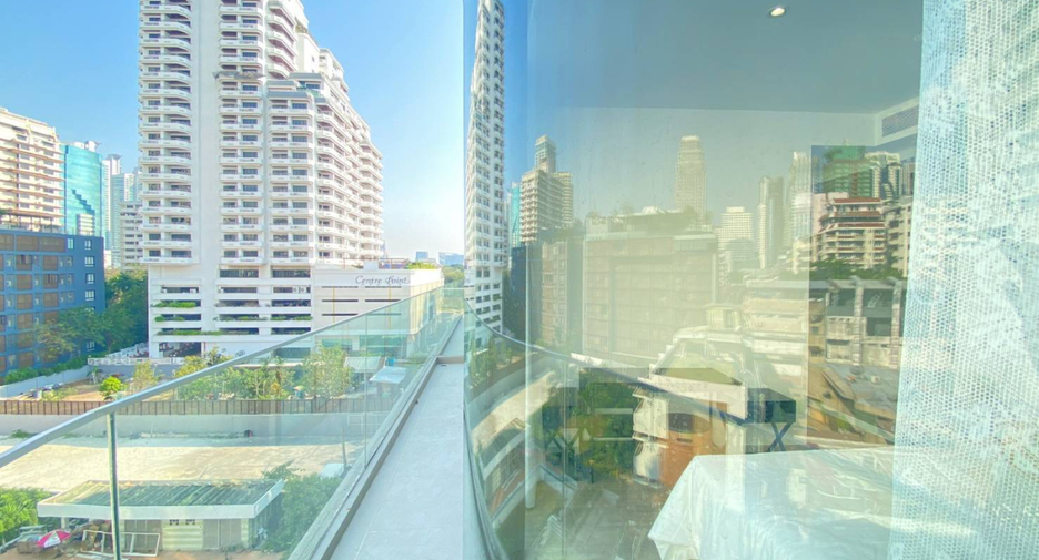 For rent 2 bedrooms condo in Khlong Toei, Bangkok