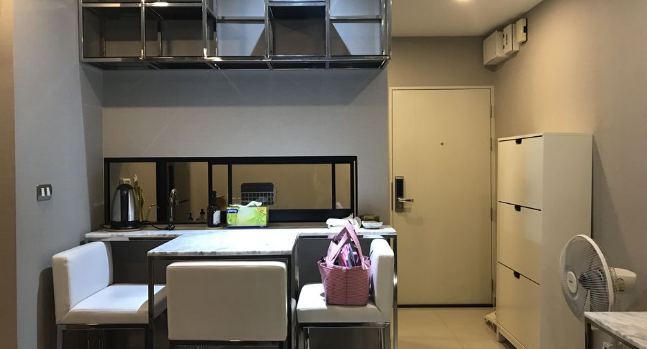 For rent 1 bed condo in Phra Khanong, Bangkok