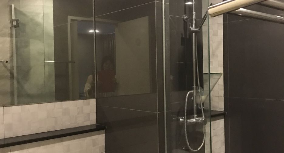 For rent 1 bed condo in Phra Khanong, Bangkok