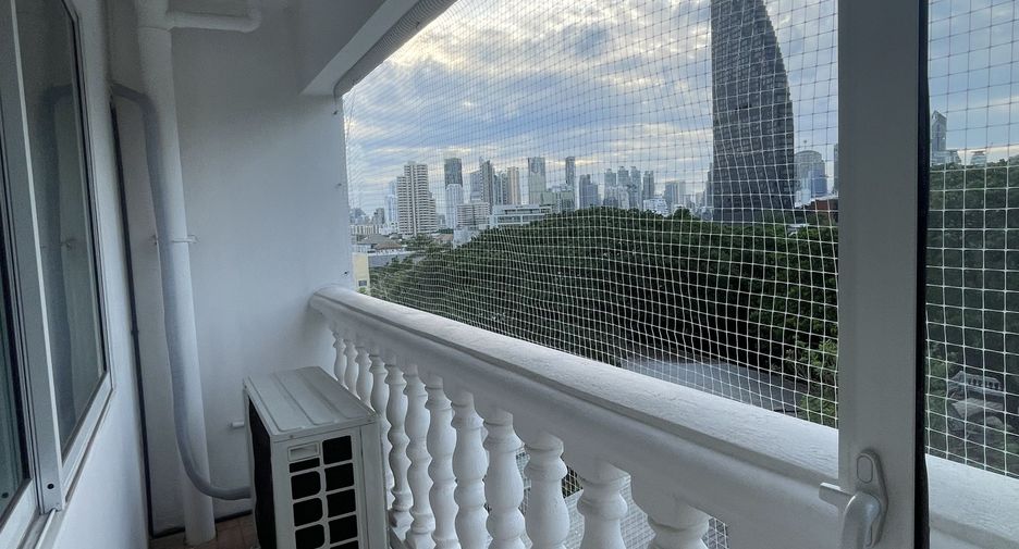 For rent 1 bed apartment in Khlong Toei, Bangkok