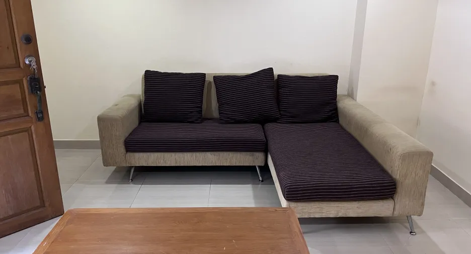 For rent 3 bedrooms apartment in Watthana, Bangkok