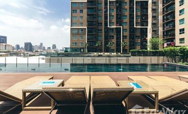 For rent 2 bedrooms condo in Yan Nawa, Bangkok