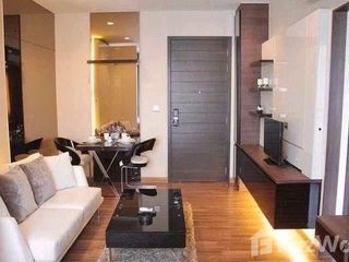 Wohnung zur Miete mit Studio in Huai Khwang, Bangkok