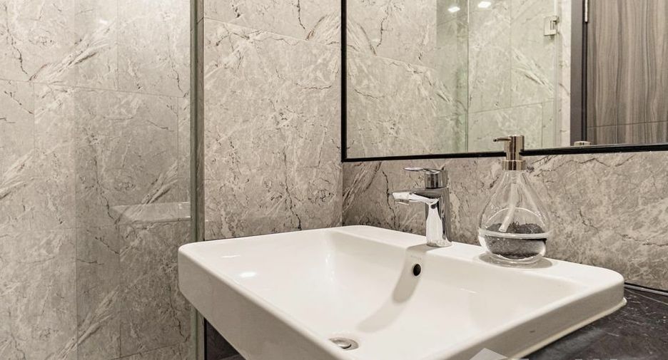 For rent 1 bed condo in Khlong Toei, Bangkok