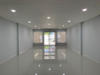Reihenhaus zur Miete mit 4 Zimmer in Suan Luang, Bangkok