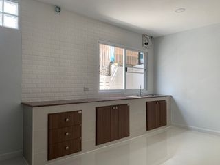Reihenhaus zur Miete mit 4 Zimmer in Suan Luang, Bangkok