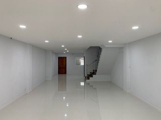 Reihenhaus zur Miete mit 4 Zimmer in Suan Luang, Bangkok
