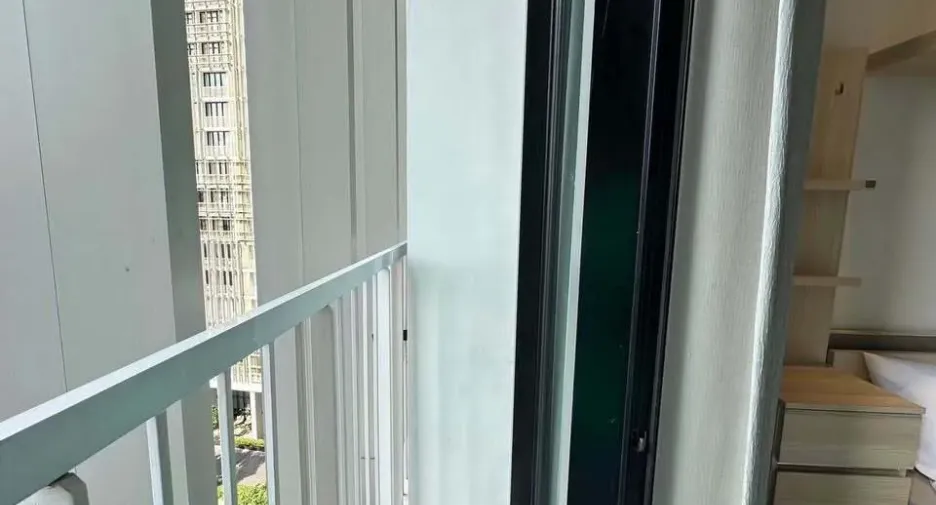For rent studio condo in Khlong Toei, Bangkok
