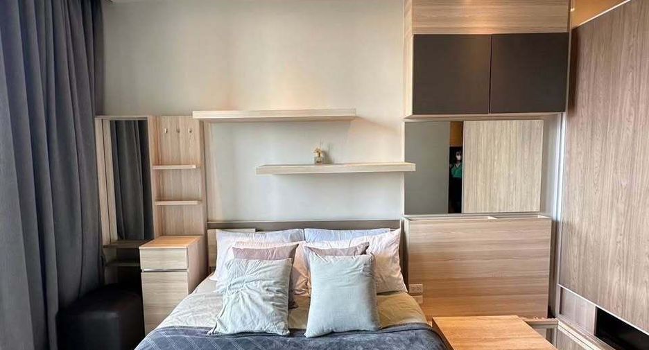 For rent studio condo in Khlong Toei, Bangkok