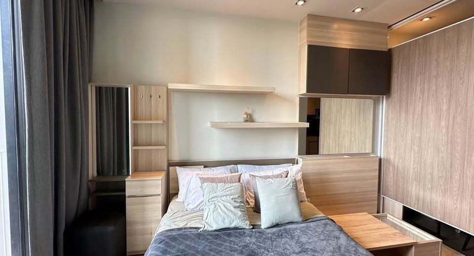 For rent studio condo in Khlong Toei, Bangkok