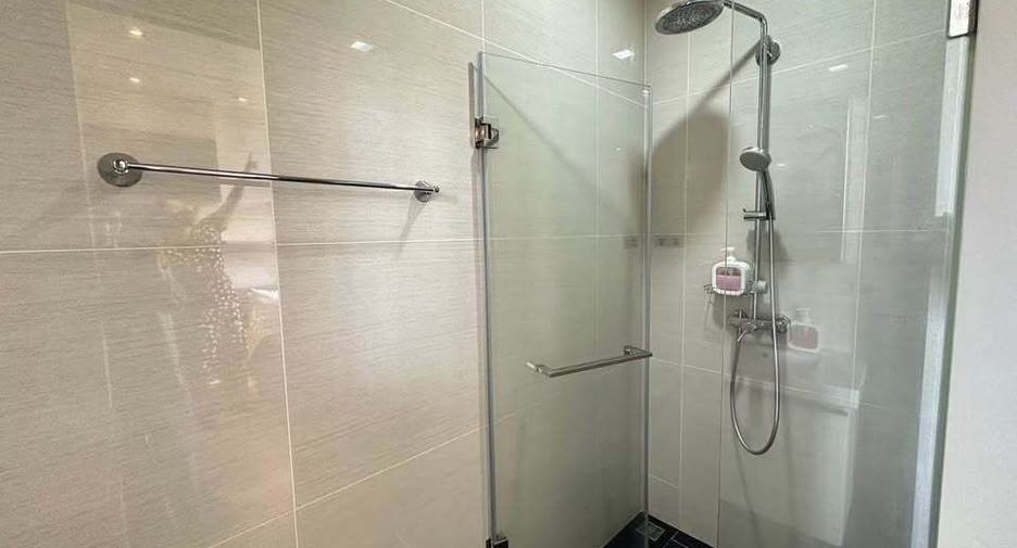 For rent studio condo in Khlong Toei, Bangkok