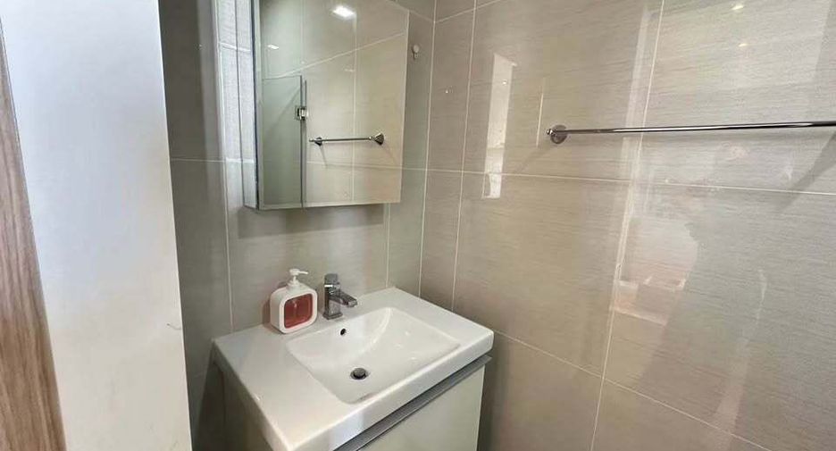 For rent studio condo in Khlong Toei, Bangkok