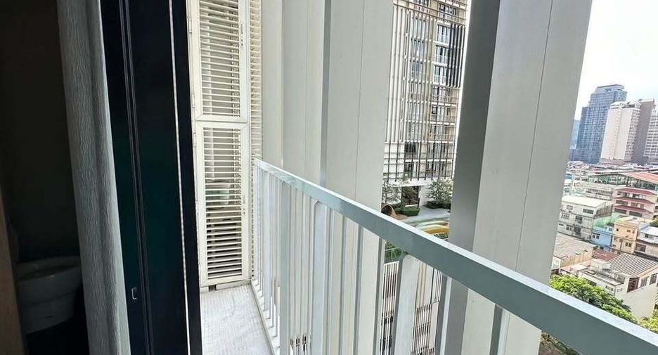 For rent studio condo in Khlong Toei, Bangkok