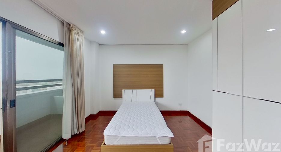 For rent 3 bedrooms condo in Watthana, Bangkok
