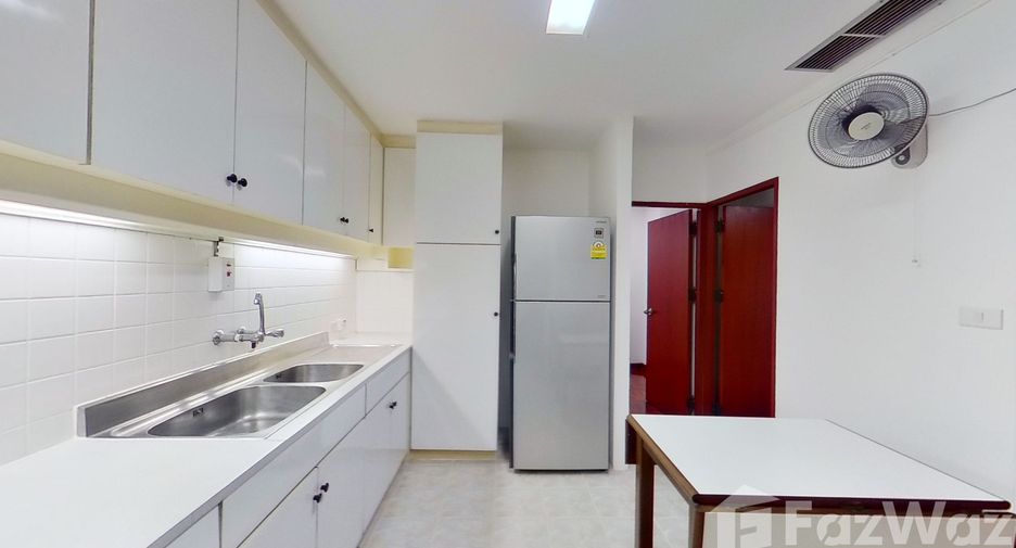 For rent 3 bedrooms condo in Watthana, Bangkok