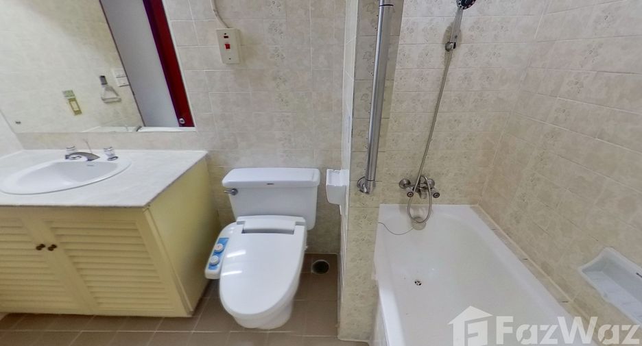 For rent 3 bedrooms condo in Watthana, Bangkok