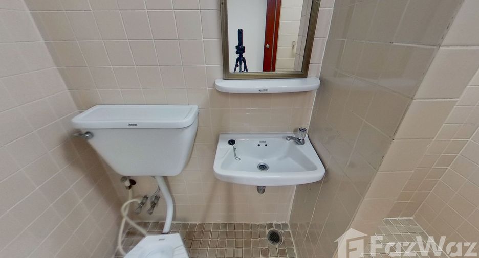 For rent 3 bedrooms condo in Watthana, Bangkok