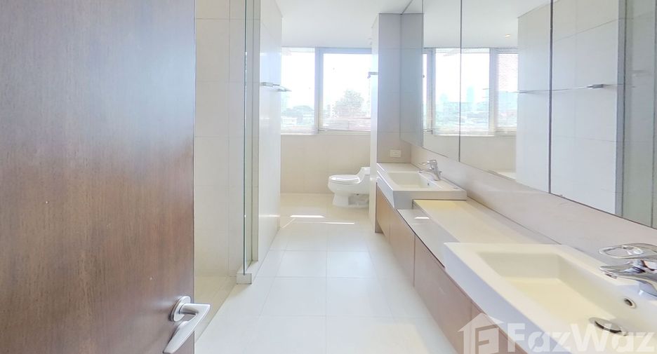 For rent 3 bedrooms condo in Pathum Wan, Bangkok