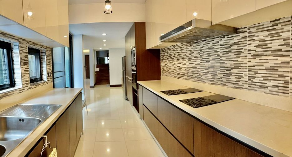 Haus zur Miete mit 5 Zimmer in Watthana, Bangkok