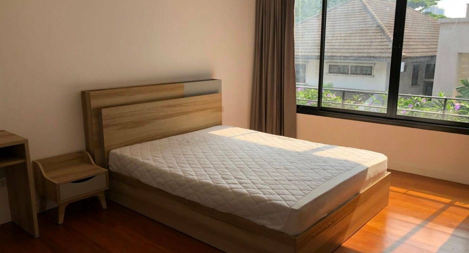 Haus zur Miete mit 5 Zimmer in Watthana, Bangkok