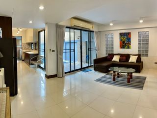 Haus zur Miete mit 5 Zimmer in Watthana, Bangkok