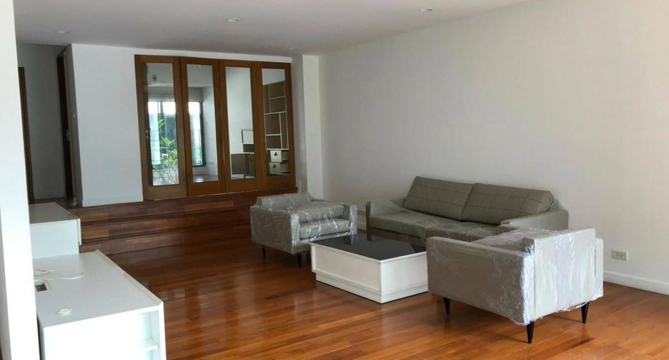 Haus zur Miete mit 5 Zimmer in Watthana, Bangkok