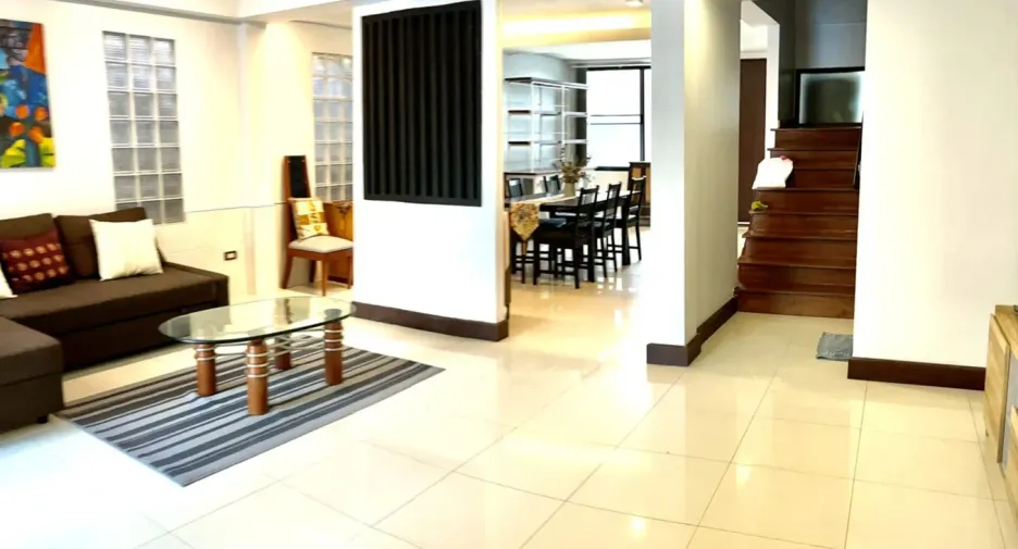 Haus zur Miete mit 5 Zimmer in Watthana, Bangkok