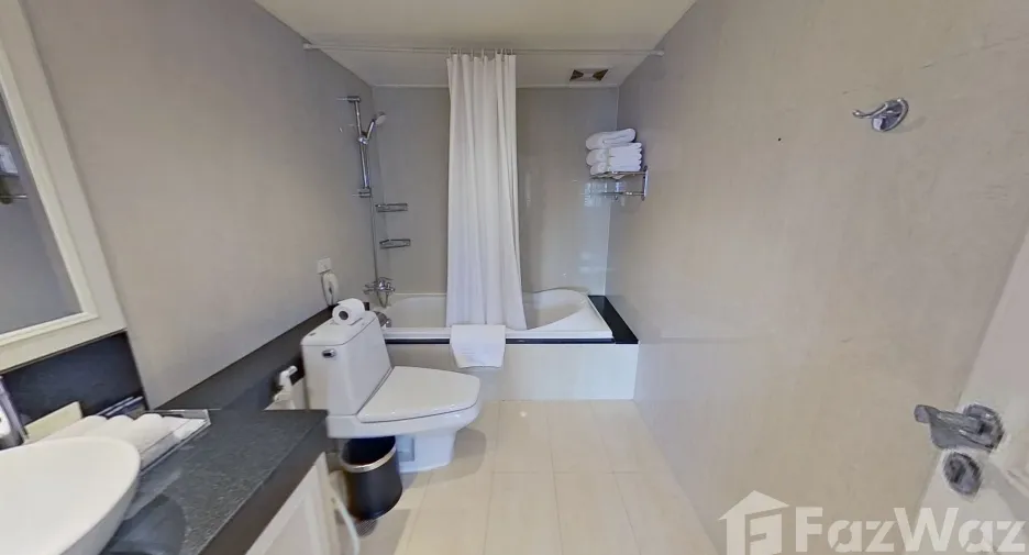 For rent 3 bedrooms apartment in Khlong Toei, Bangkok