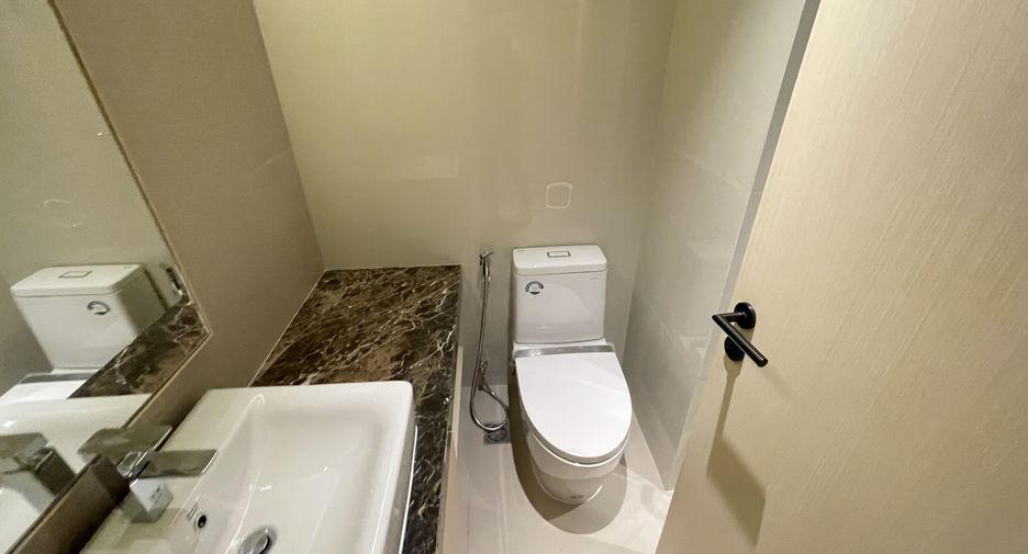 Condo en alquiler de 4 habitaciones en Watthana, Bangkok