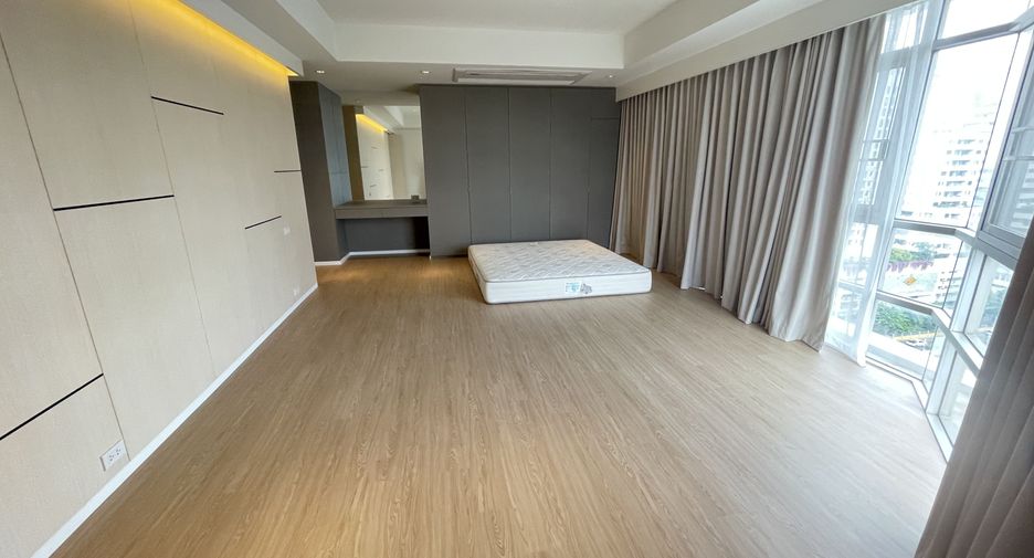 Condo en alquiler de 4 habitaciones en Watthana, Bangkok