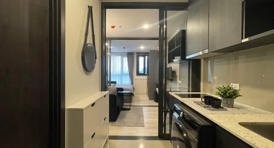 For rent 1 bed condo in Huai Khwang, Bangkok