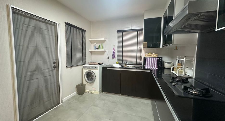 For rent 3 bedrooms house in Lat Krabang, Bangkok