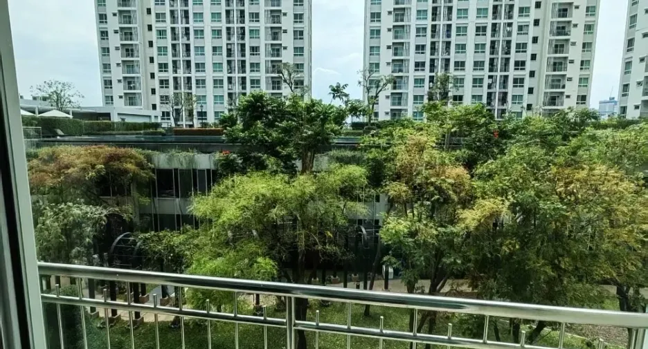 出租 2 卧室 公寓 在 Huai Khwang, 曼谷