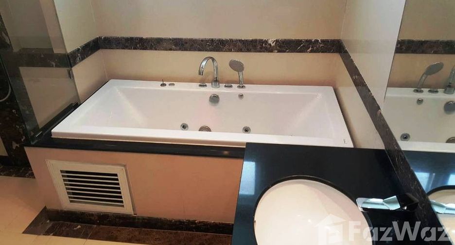 Wohnung zur Miete mit 3 Zimmer in Watthana, Bangkok