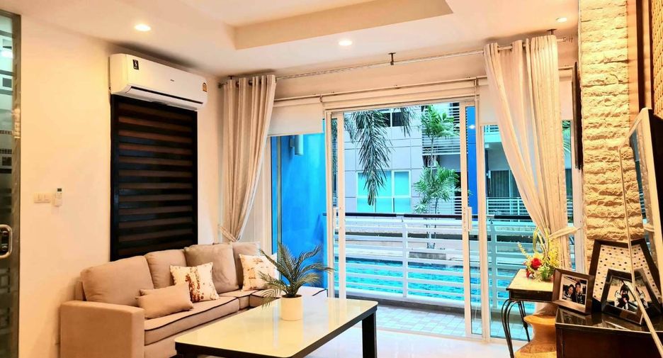 For rent 2 bedrooms condo in Watthana, Bangkok