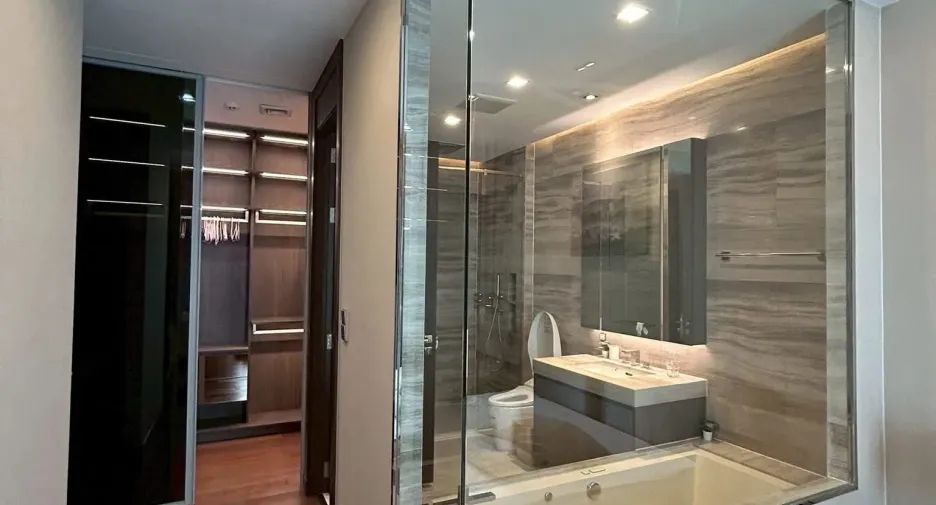 Condo en alquiler de 2 habitaciones en Khlong Toei, Bangkok