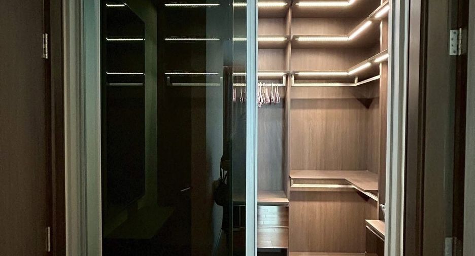 Condo en alquiler de 2 habitaciones en Khlong Toei, Bangkok