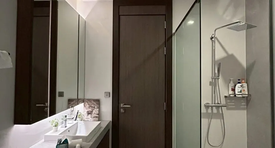 Condo en alquiler de 2 habitaciones en Khlong Toei, Bangkok